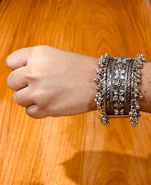 Tribal Bloom Oxidized Kada